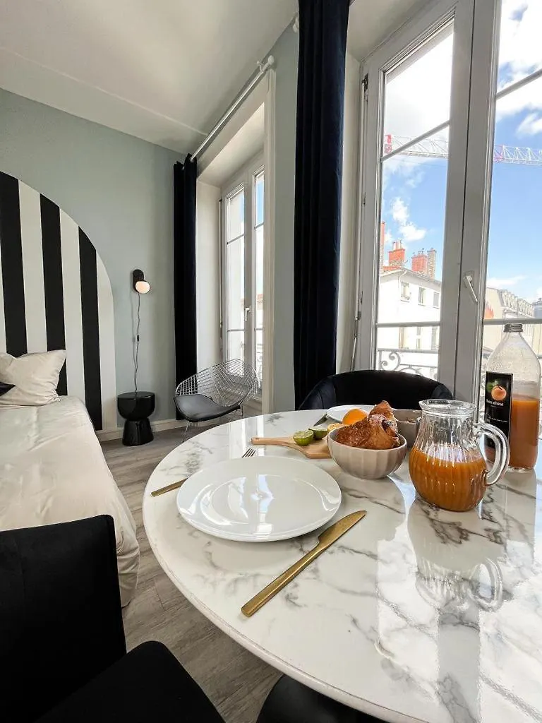 Apartment Suite Medice Green Lyon France
